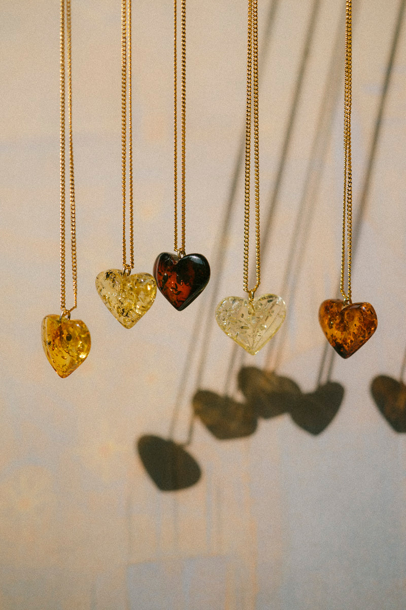 Dzintara kulons "Sirds"