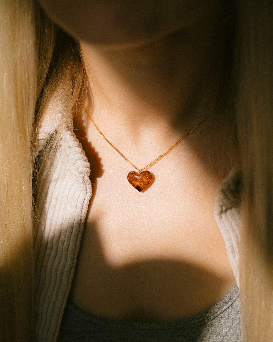 Dzintara kulons "Sirds"