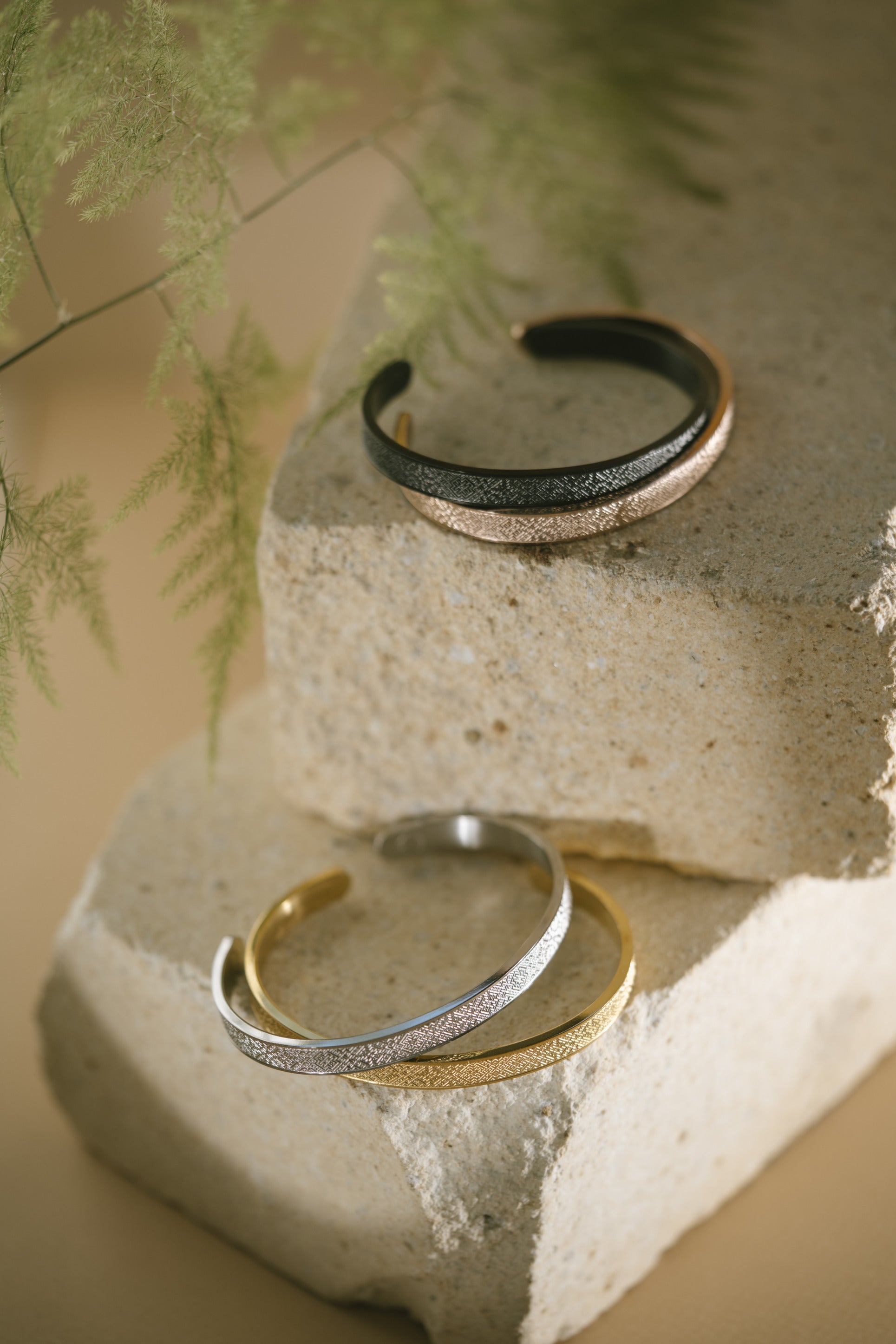 Titāna rokassprādze "Nacionālā josta"