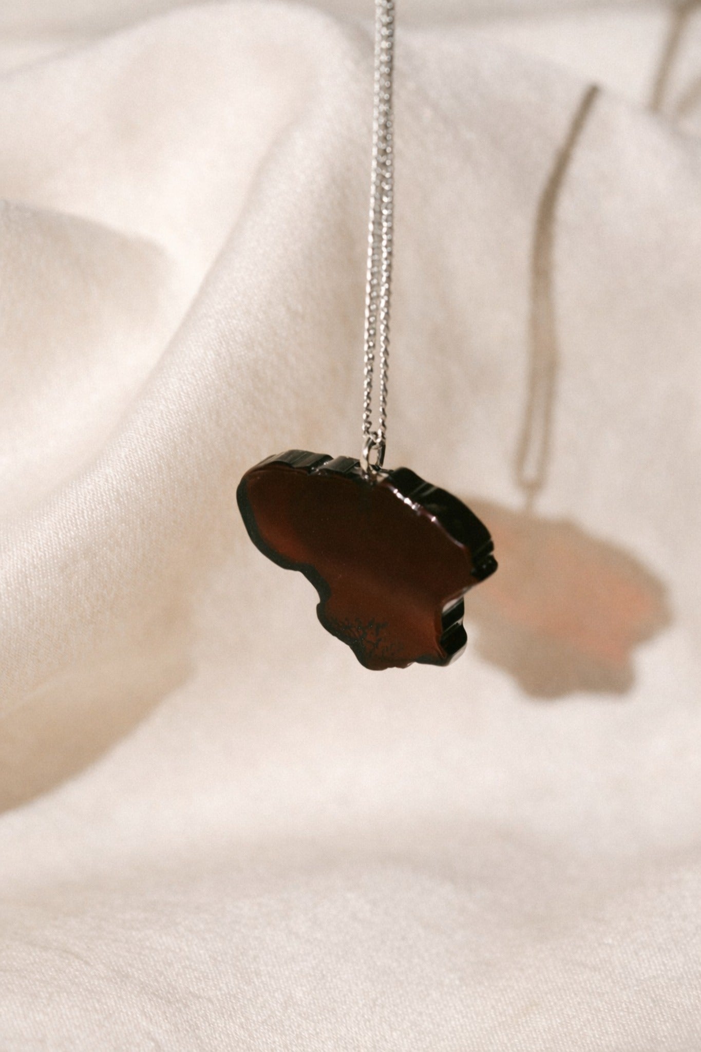 Gintarinis pakabukas "Lietuva"