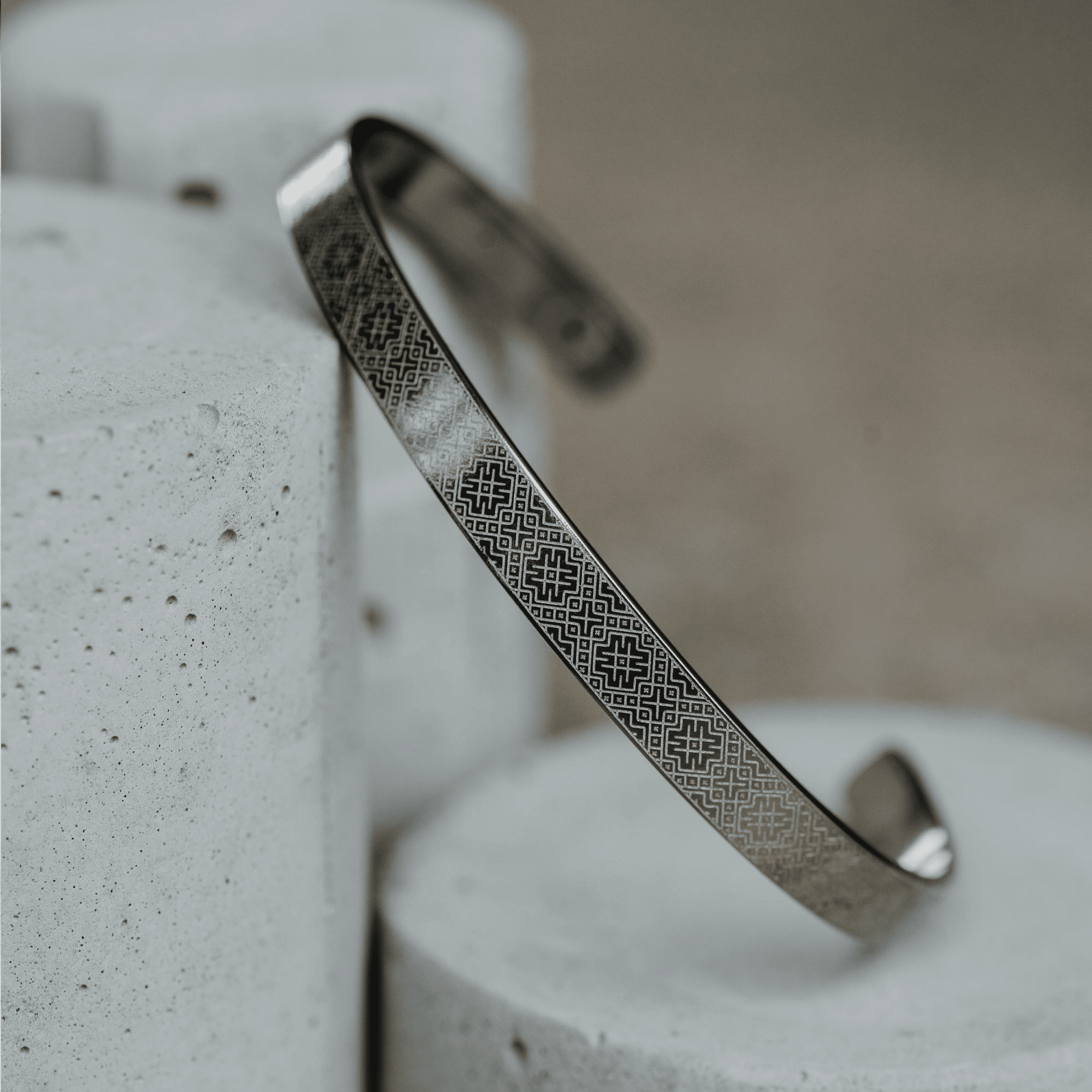 Titāna rokassprādze "Nacionālā josta"