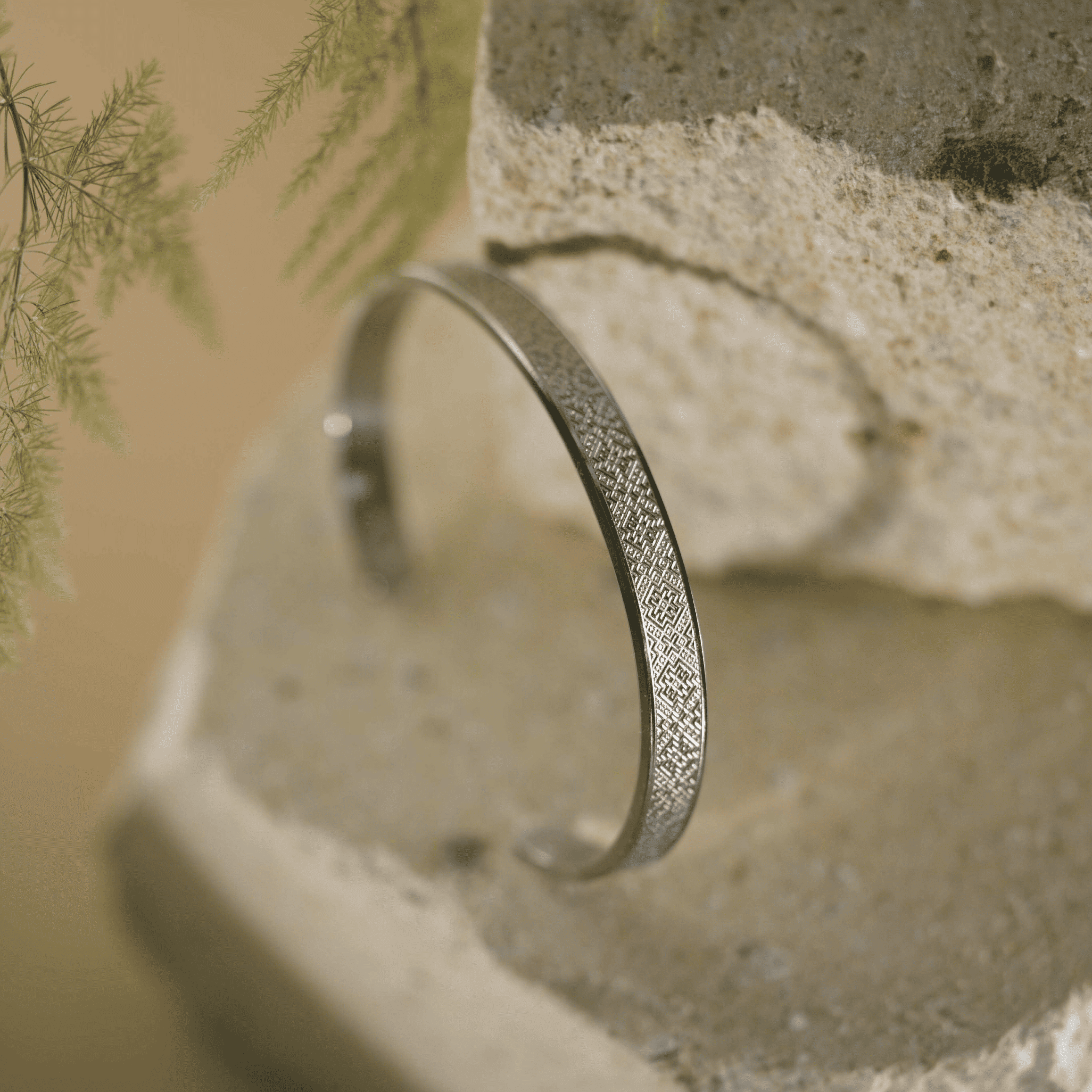 Titāna rokassprādze "Nacionālā josta"