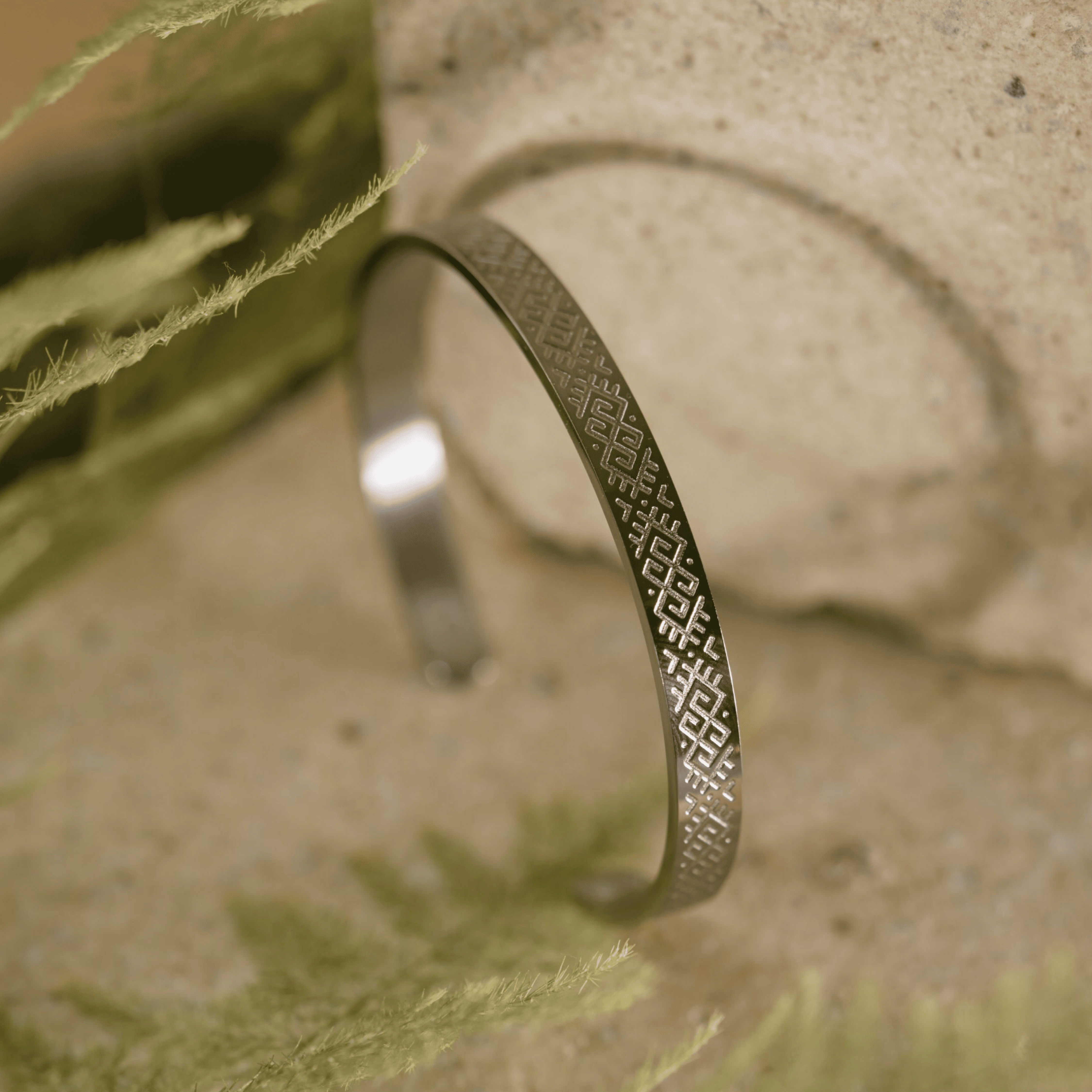 Titāna rokassprādze "Zalkša josta"