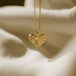 Dzintara kulons "Sirds"