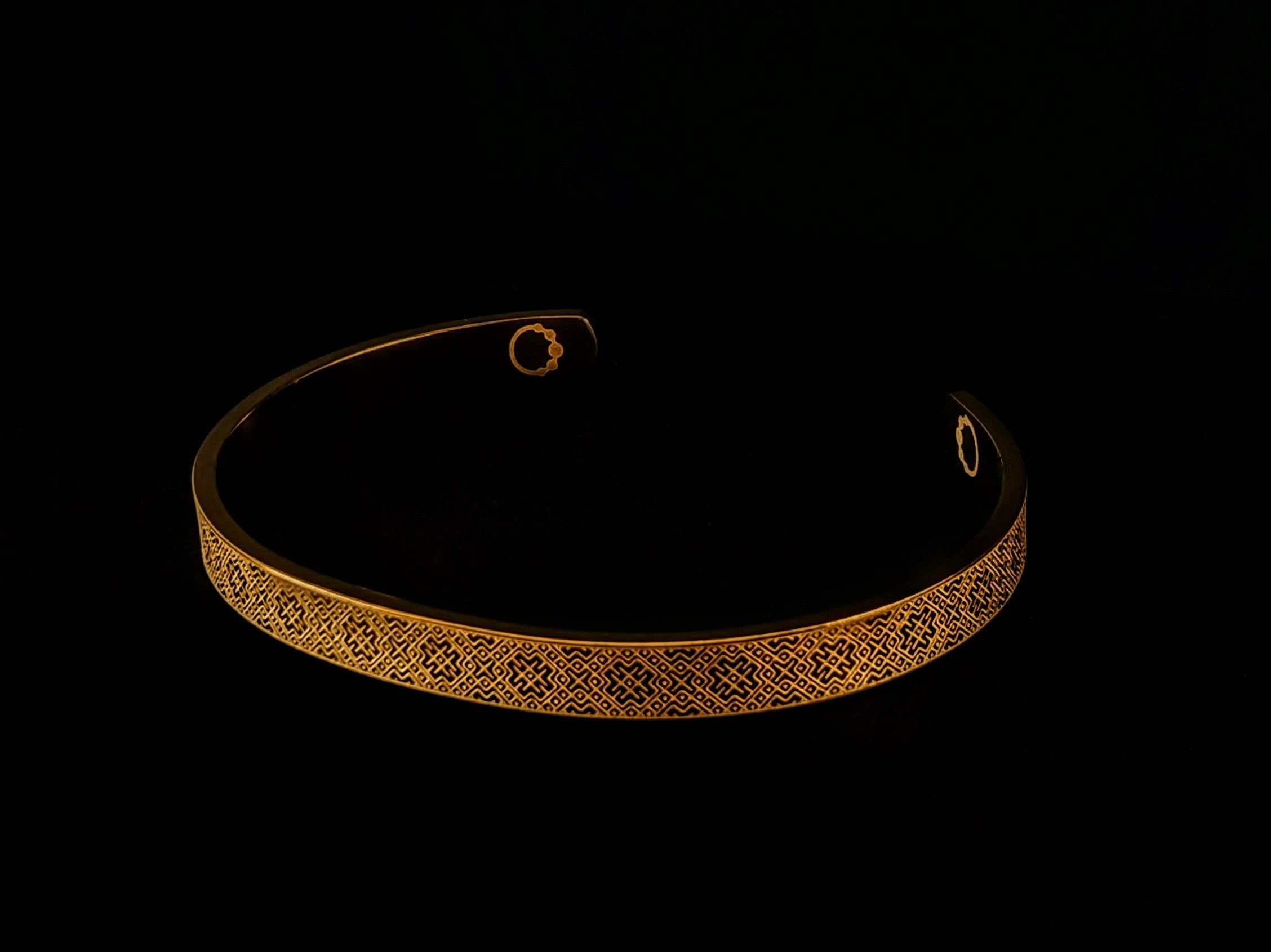 Apzeltīta titāna rokassprādze "Nacionālā josta"